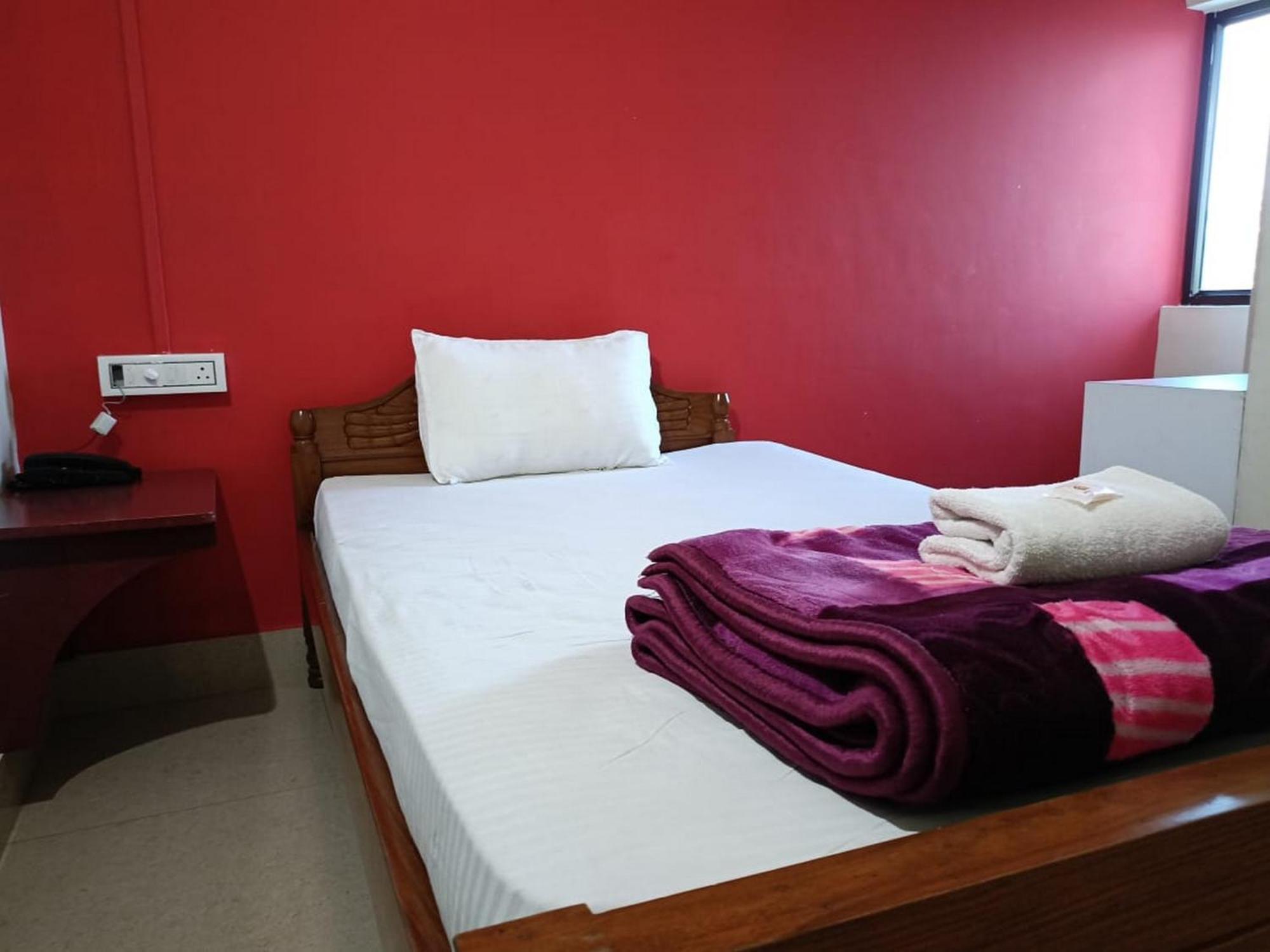 Hotel Bhargav غاواهاتي المظهر الخارجي الصورة