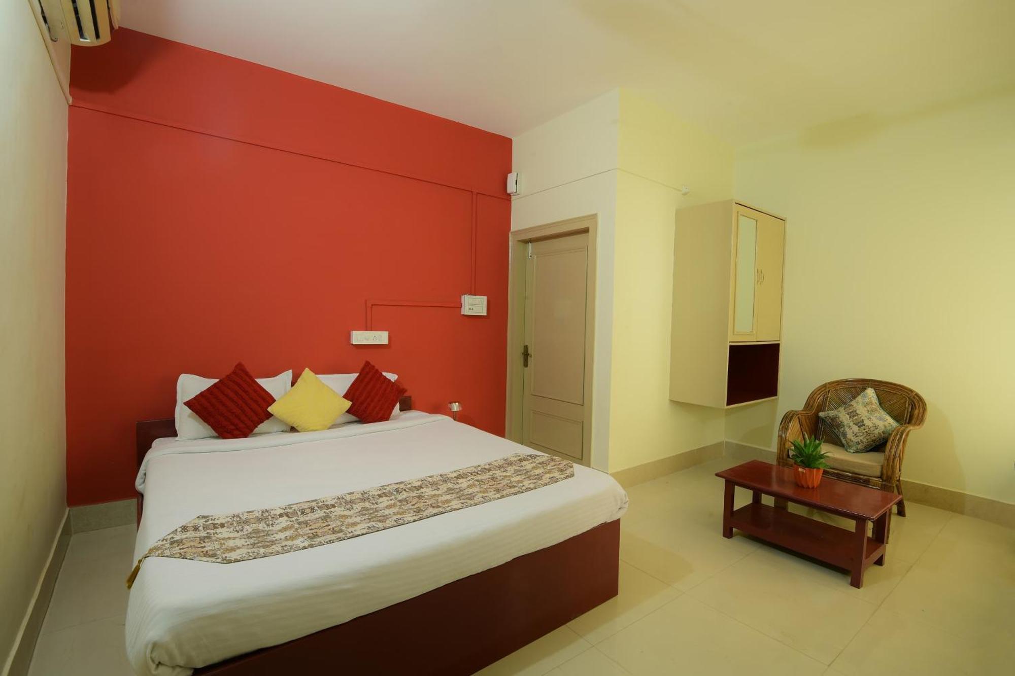 Hotel Bhargav غاواهاتي المظهر الخارجي الصورة