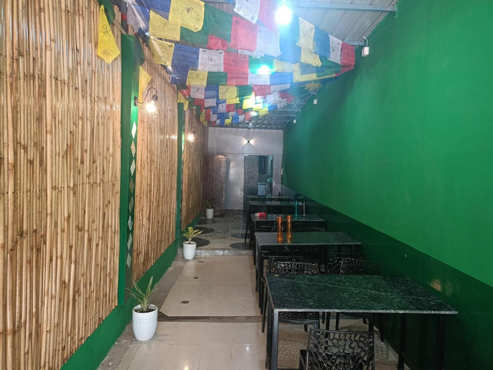 Hotel Bhargav غاواهاتي المظهر الخارجي الصورة