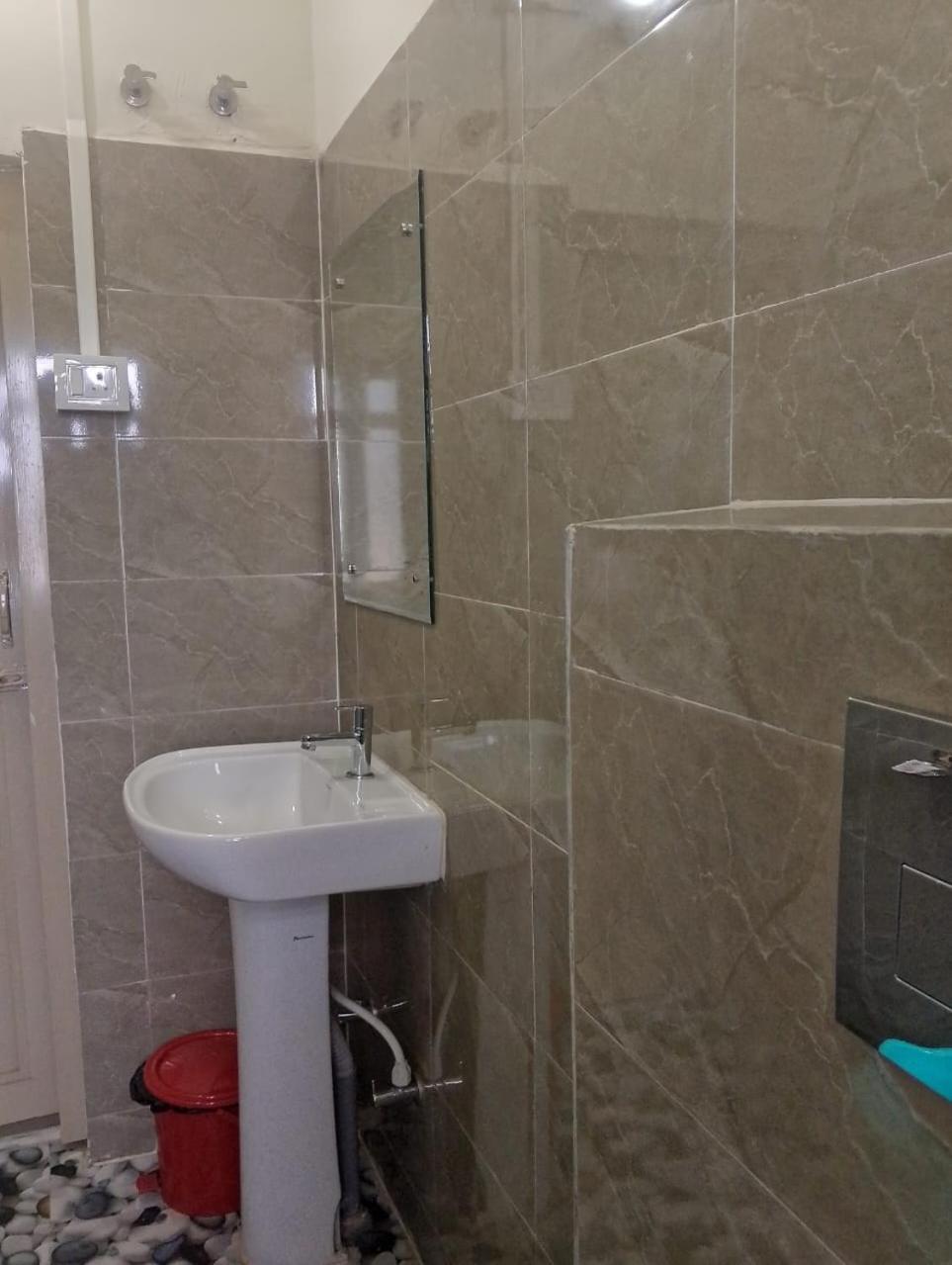 Hotel Bhargav غاواهاتي المظهر الخارجي الصورة
